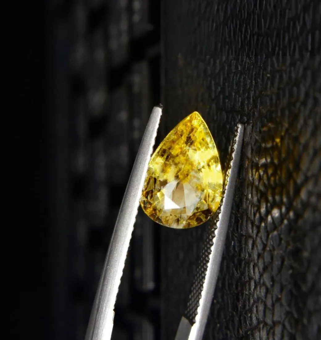 Natürlicher Farbdiamant in Gelb