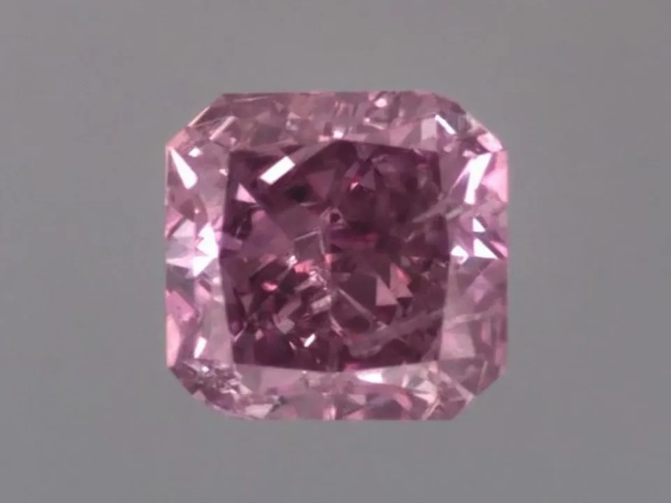 Fancy Light Pink, 0,52 ct